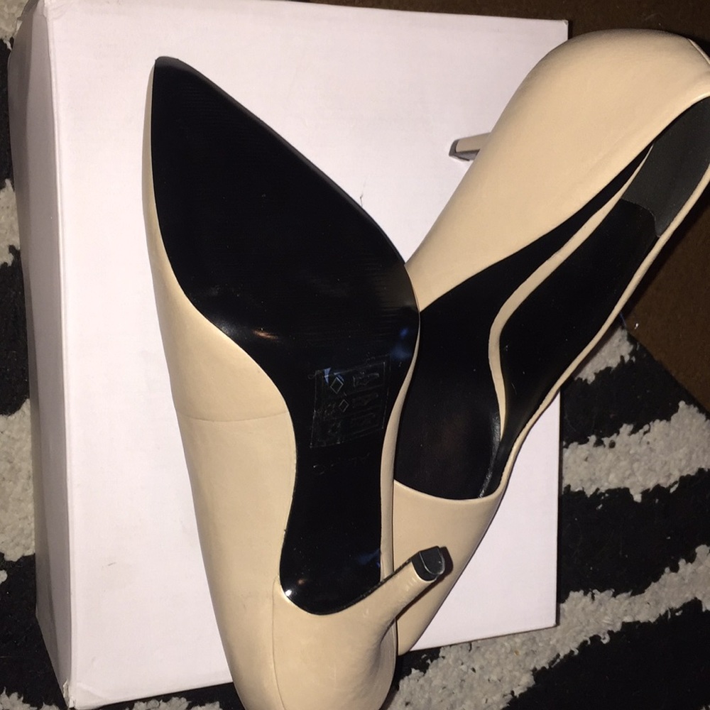 NWT Aldo Creme pumps - Picture 2 of 3
